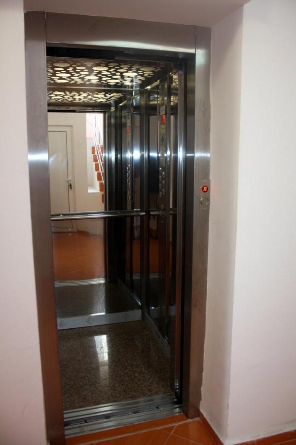 Guest Rooms Venera Primorsko Exterior photo