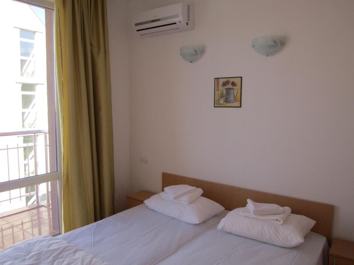 Guest Rooms Venera Primorsko Exterior photo